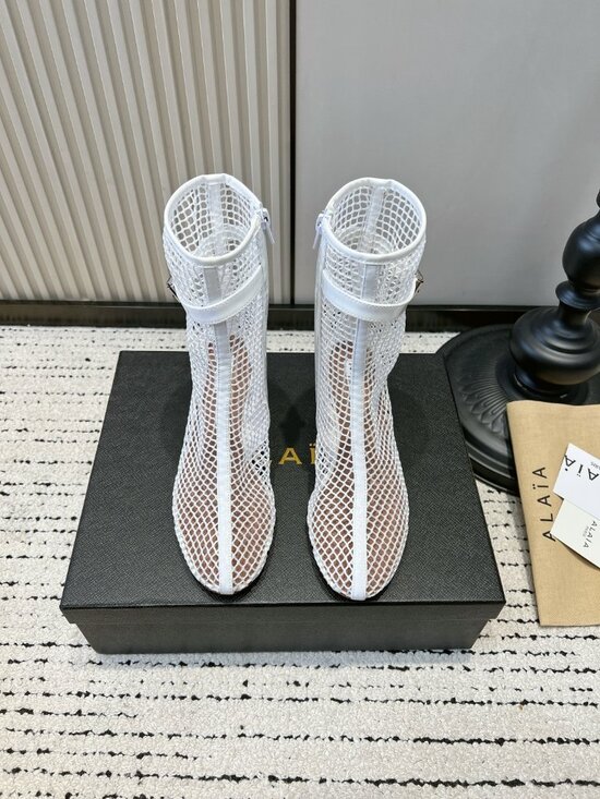Alaia Shoes - ALAÏA Fishnet cool boots